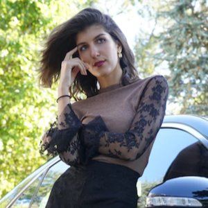 NWT Karma for a Cure Mayfair Lace Sleeve Top Blouse Large